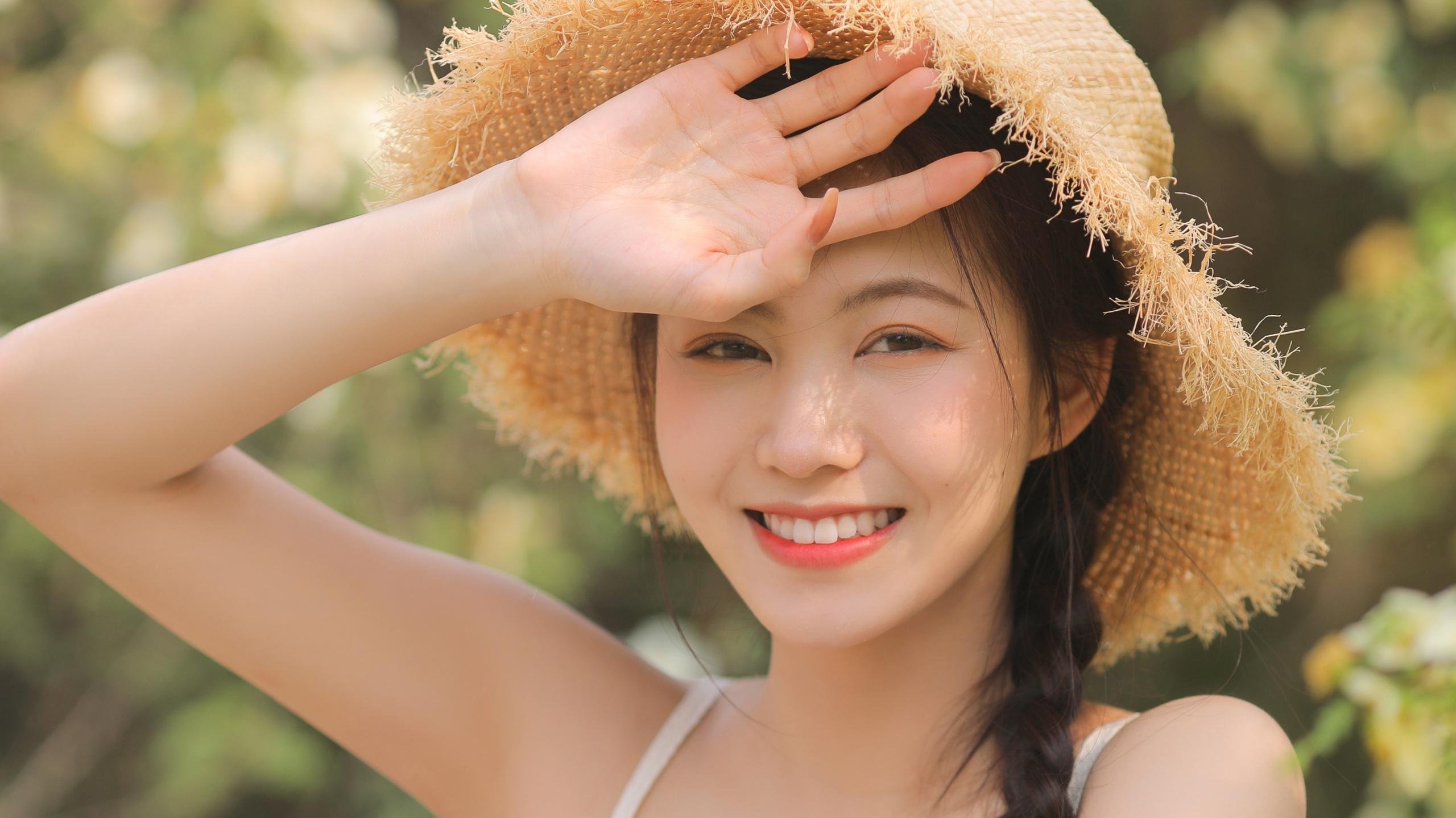 维拉双边路活跃制造传中良机，维拉输出